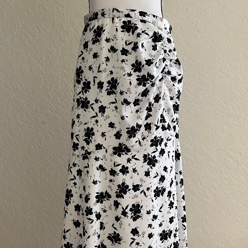 Monique Lhuillier Floral Midi Skirt 6 NEW